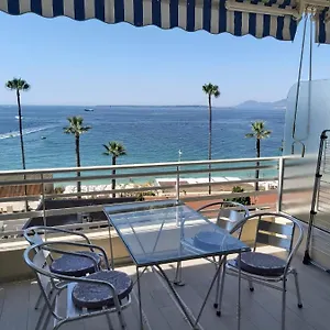 Appartement Le palais du tropique sea view 5é étage avec ascenseur, Juan-les-Pins